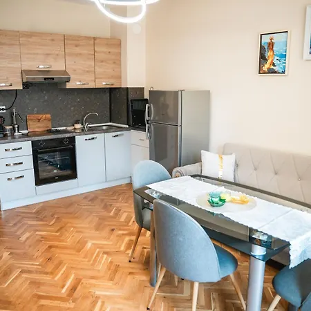 2br Dobrevi Διαμέρισμα *